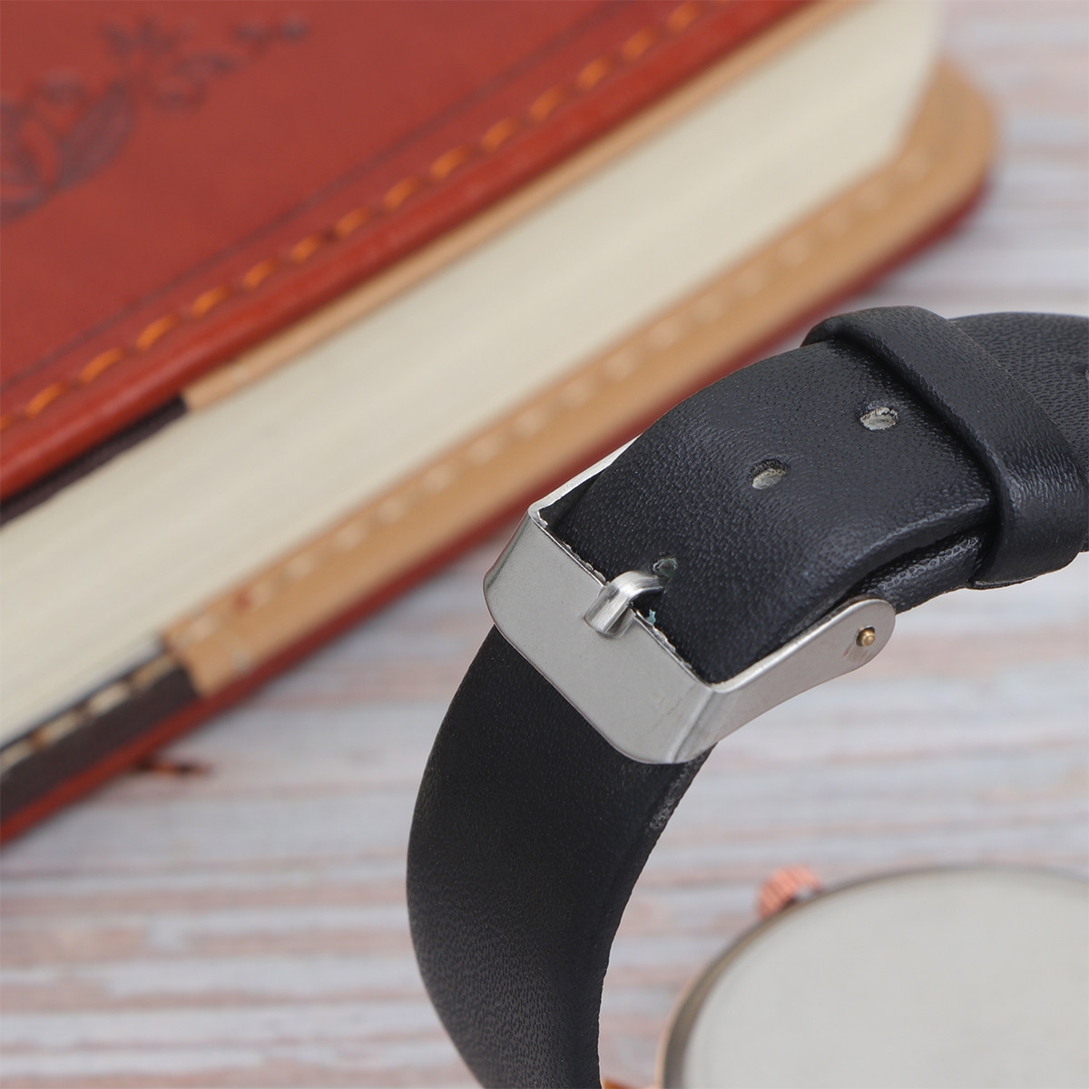 여성을 위한 쿼츠 시계, 세련되고 편안한 디자인의 캐주 - Luxury Watch Gift For Her 리뷰 및 가격